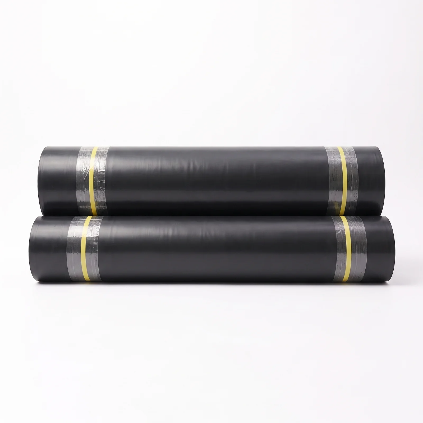 Folie iaz PVC 0.8 mm pentru amenajarea iazurilor și cascadelor. Alternativă economică, rezistentă și sigură pentru pești.